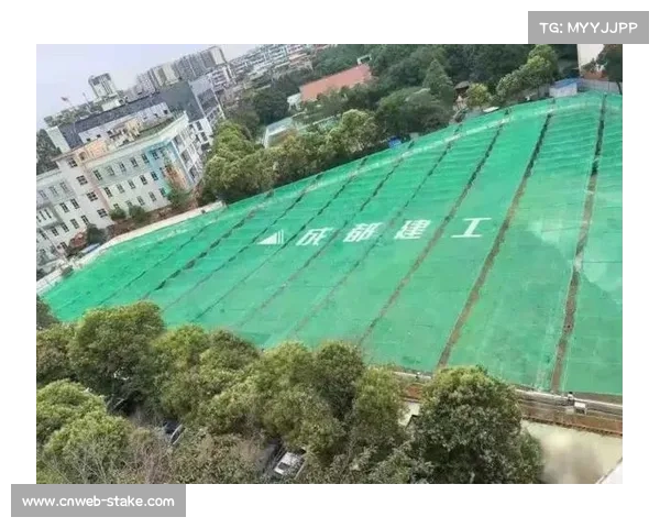 足球场可持续改造计划，太阳能顶棚覆盖试点启动