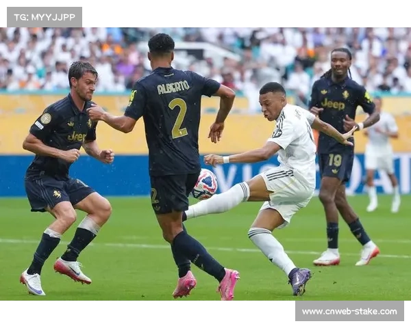 贡萨洛成姆巴佩唯一替补,皇马锋线深度引发关注 贡萨洛成姆巴佩唯一替补,皇马锋线深度引发关注